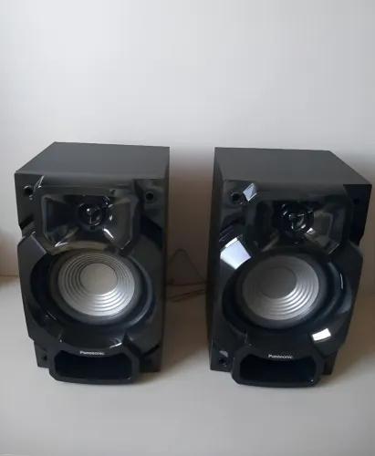 Vendo 2 caixas de som 450 Wts de potência