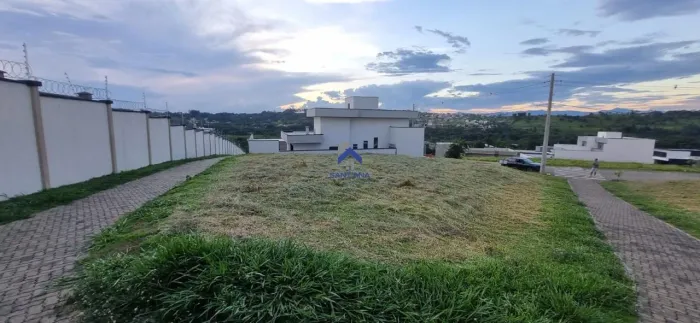 TERRENO DE 535,81M² NO CONDOMÍNIO QUINTAS DA PALMEIRAS RESIDENCIAL EM TAUBATÉ/SP REF:
