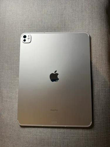 Apple iPad Pro M4 13? CELULAR 256GB Wi-Fi NOVO