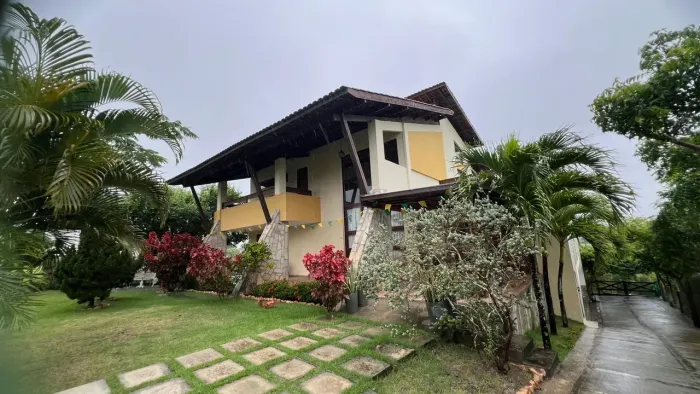 Casa de 1° andar mobiliada e decorado | Vista para o lago | 4 Suítes no Condomínio Lagos C