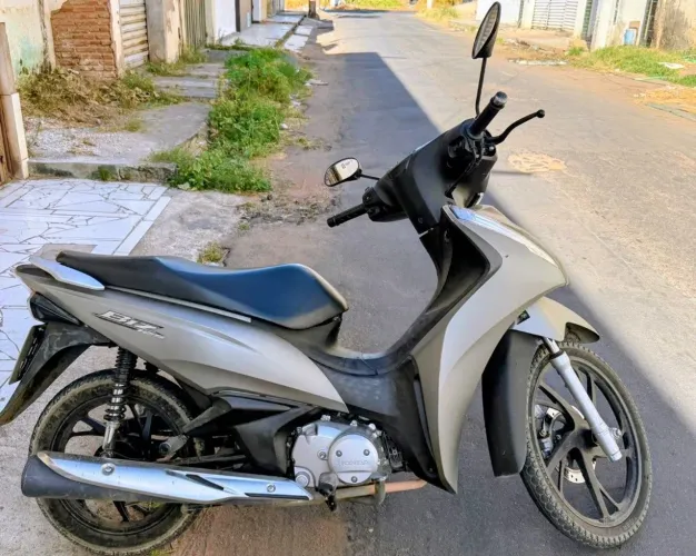 moto honda biz 125cc ex flex 2023 cinza