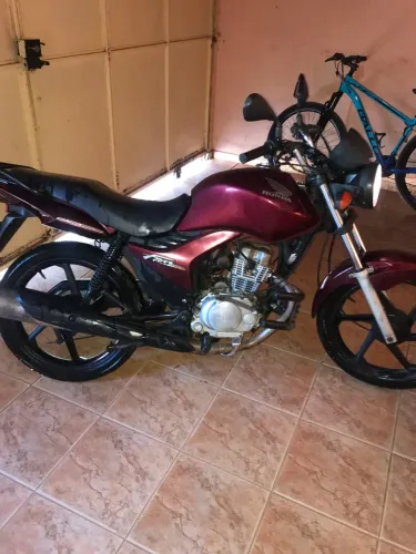 Honda CG 150 Fan ESI 2013 - econômica e reservada
