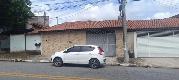 Casa no Dom Pedro I com 2 quartos, suíte, área gourmet e garagem