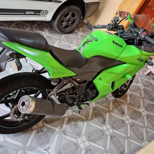 Ninja 250 em  estado de novo 