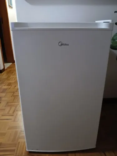 Frigobar Midea mrc12b1 124 L
