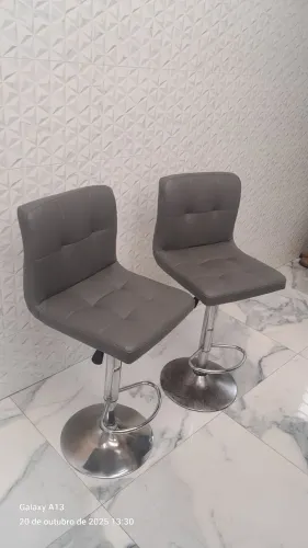 DUAS BANQUETAS AMERICANA."TROCO".