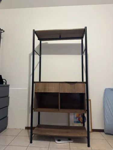 Closet aberto / arara com gavetas e prateleiras