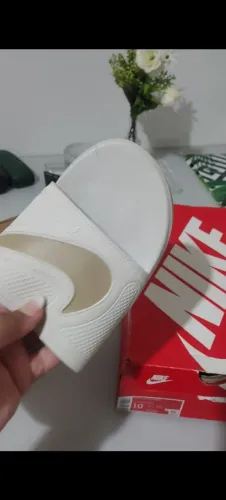 Vendo Chinelo Slide Nike Air.