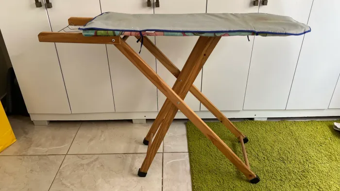 Tábua / Banca de passar roupa (madeira)