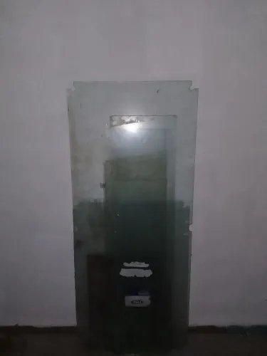 Peças de vidro e mármore 