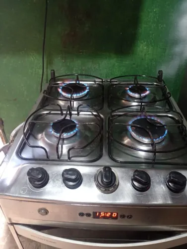 Vendo fogão de quatro bocas Brastemp