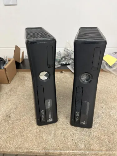 Lote Xbox 360 slim para reparos.