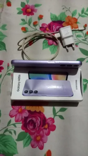 Troco por enjoei dele semir novo tudo original  troco por outro do meu interesse 