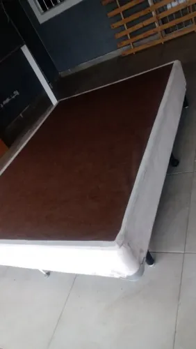 Base de cama de casal boa 