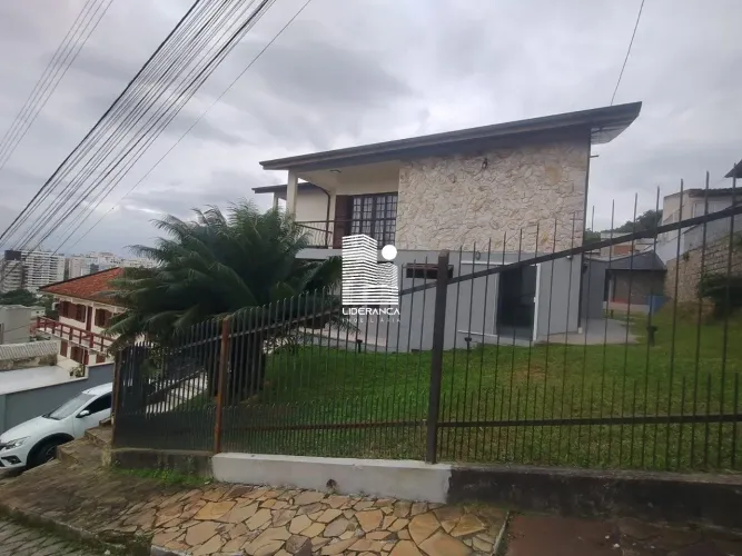 CASA 05 DORMITÓRIOS NO BAIRRO ITACORUBI
