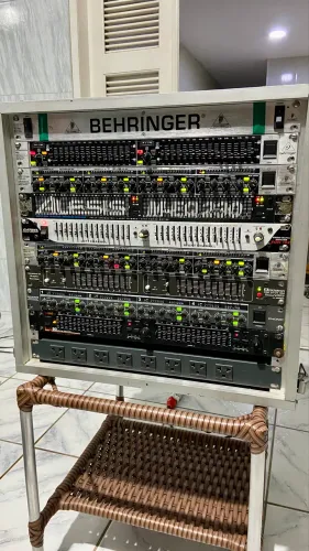 Conjunto de periféricos para sonorização profissional 