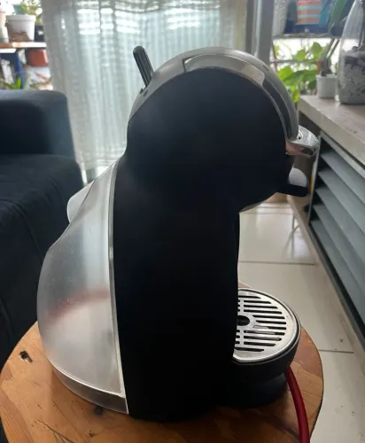 Cafeteira Nescafé Arno Dolce Gusto Gênio 2 Pretae Prata 127 v