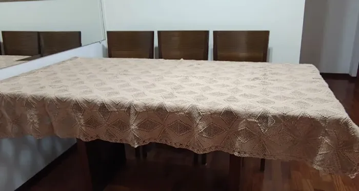 Toalha de mesa / crochê ( 2 x 1,5 m)  cor Capuccino - bege
