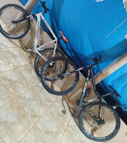 Vende - se bicicletas aro 29 e aro 26 , estão novinhas * 