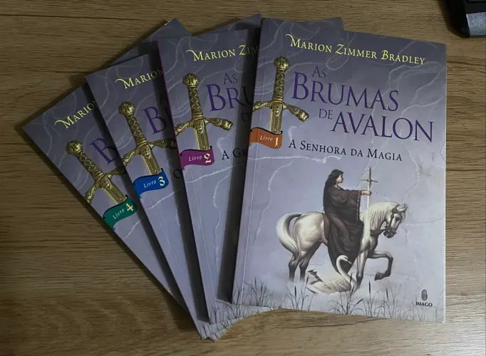 Saga livros as brumas de avalon