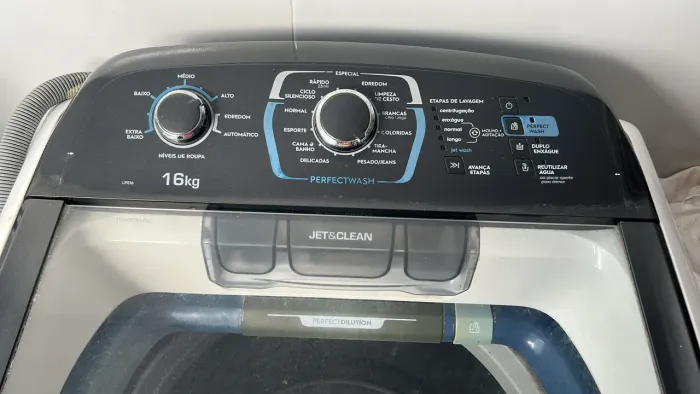 Máquina de lavar roupas Eletrolux 16kg