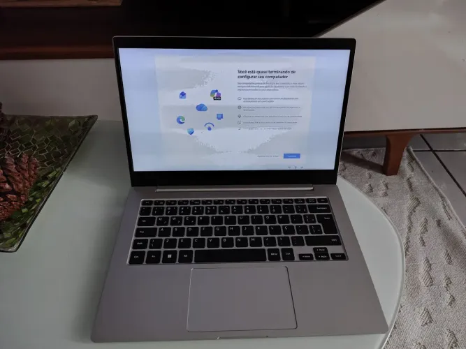 Vendo/Troco Samsung Galaxy Book Go.