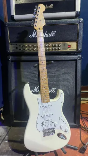 Fender Stratocaster Standard HSS Somente Venda 
