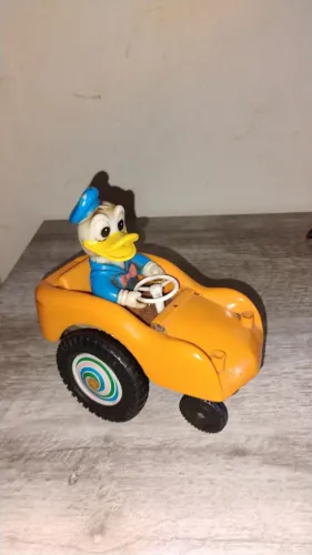 Antigo Brinquedo infantil carrinho pato Donald anos 70/80 (usado)
