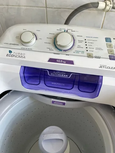 Máquina de Lavar Electrolux LAC11 10,5kg em excelente estado.