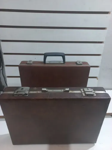 2 maleta antiga anos 70