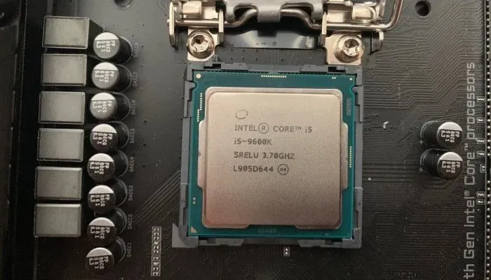 Processador Intel Core i5-9600K + cooler Intel