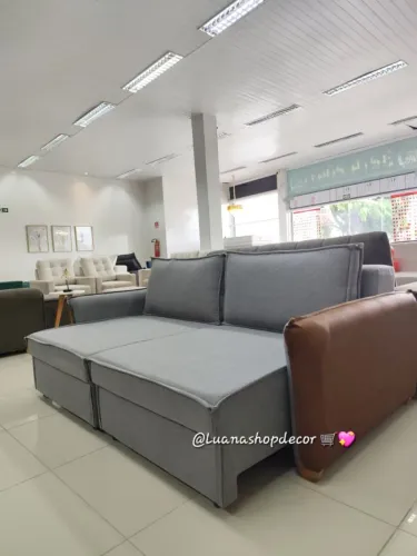 Sofá Retrátil Cadmus - Linho composê com Couro Estilo e Elegância 