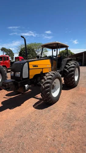 Trator Valtra bm 110 2005