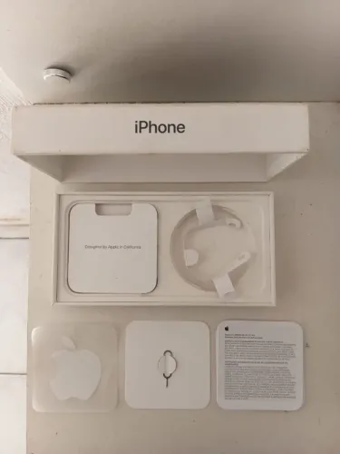 Caixa Vazia iPhone 15