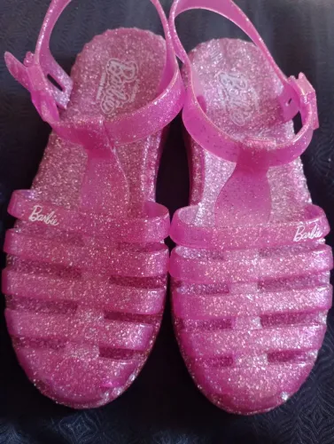 Sandália infantil Barbie com glitter