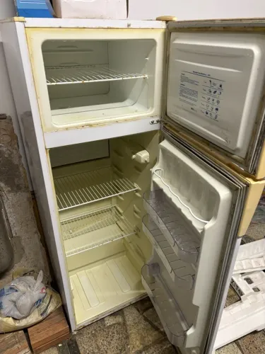 Geladeira smaltec