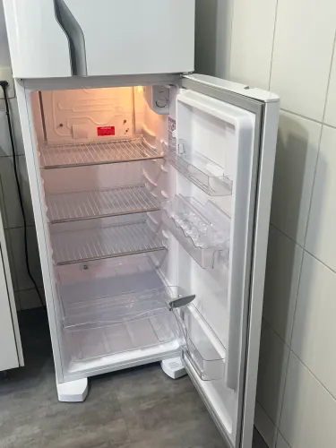 Geladeira Electrolux 260L em perfeito estado