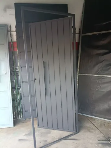 Portão novo de entrada social com fechadura preço promocional