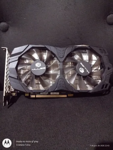 Rx 580 8 gb liga mas não dá vídeo.