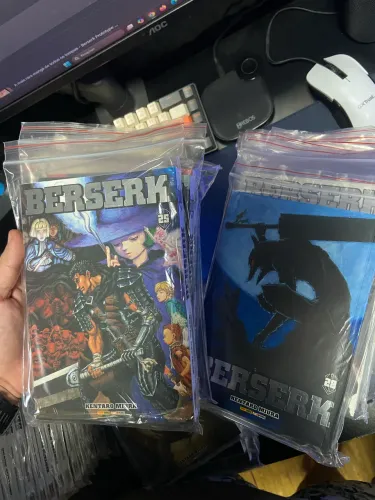 Mangas Berserk Volumes 1 ao 42 coleção completa