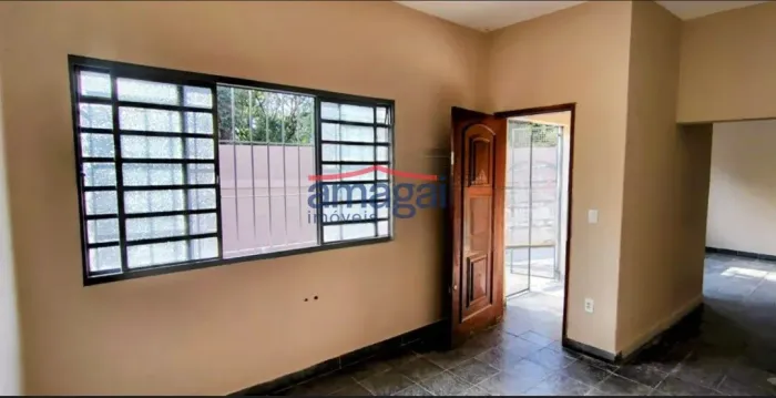 Casa Para Alugar 3 quartos - Cidade Jardim - Jacareí