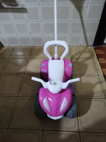Triciclo infantil menina