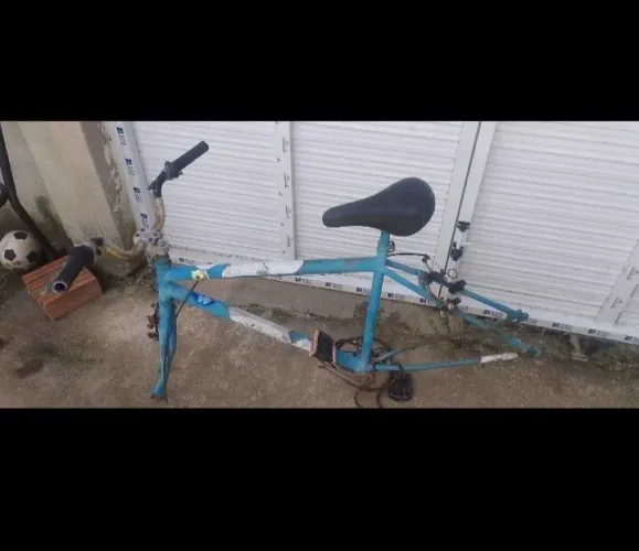 Quadro de bicicleta azul