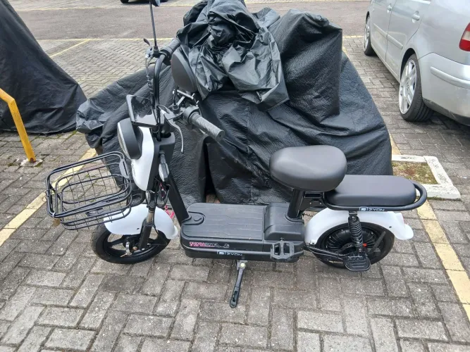 Scooter elétrica zyon 500w