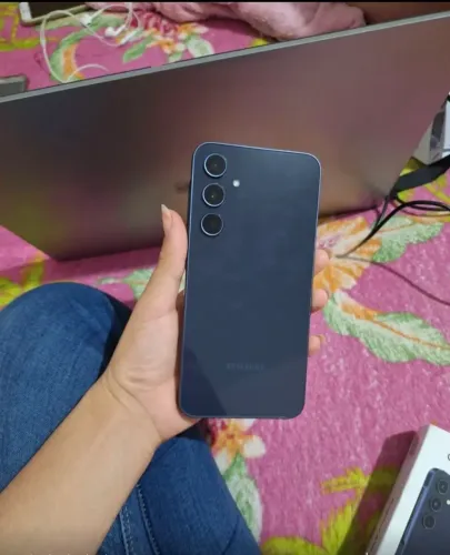 SMARTPHONE A35 128GB 6GB RESITENTE A AGUA NOVO NOTA FISCAL E CAIXA NOVA GERAÇAO 