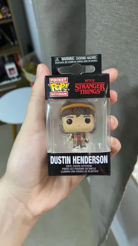 Funko Pop Keychain (chaveiro) Dustin Henderson - Stranger Things.