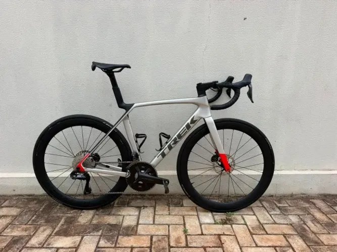 Trek Madone SL7 gen 8 ultegra di2 rodas carbono