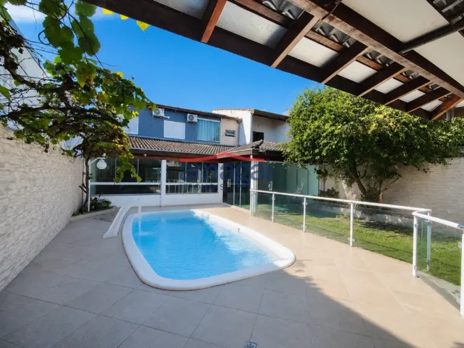 Sobrado para alugar Villa Branca - Jacareí