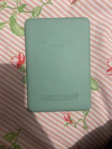 Vende-se um Kindle , 11ª geração, vai com cabo do carregador e a capa