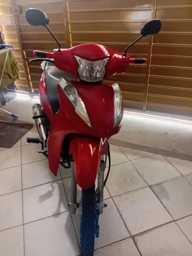 BIZ 110 vermelha